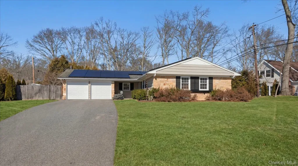 59 Sycamore Circle Stony Brook NY 11790