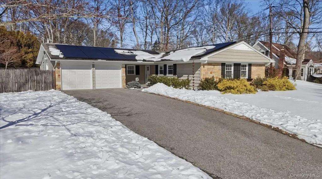 59 Sycamore Circle Stony Brook NY 11790