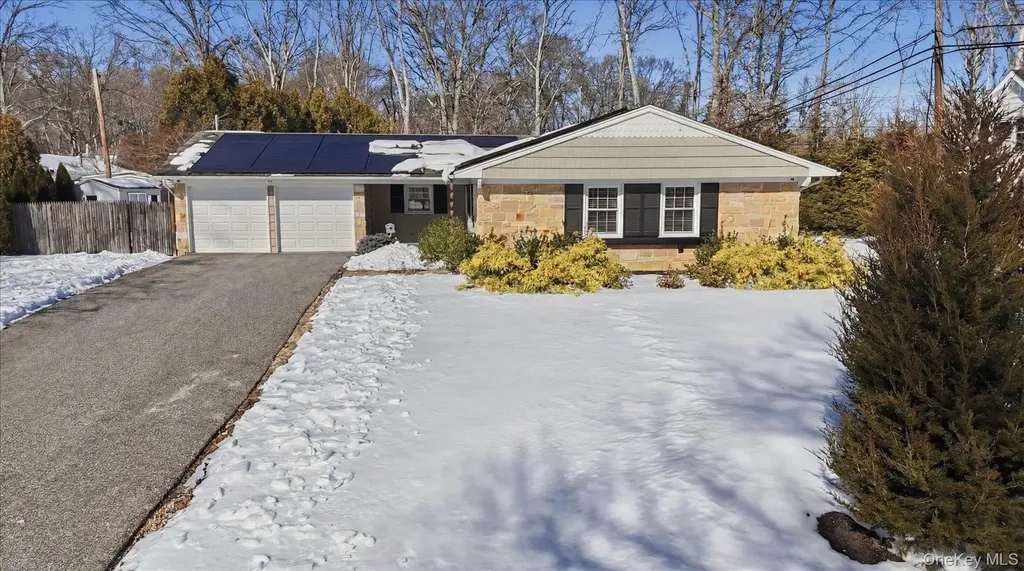 59 Sycamore Circle Stony Brook NY 11790
