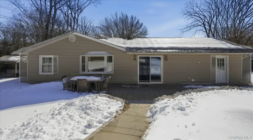 59 Sycamore Circle Stony Brook NY 11790