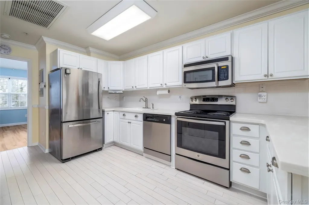 418 Willow Lane Valley Stream NY 11580