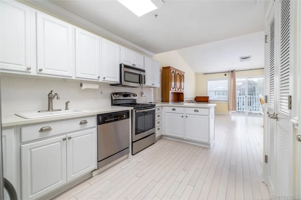 418 Willow Lane Valley Stream NY 11580