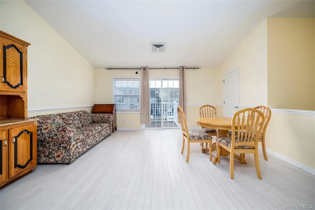 418 Willow Lane Valley Stream NY 11580
