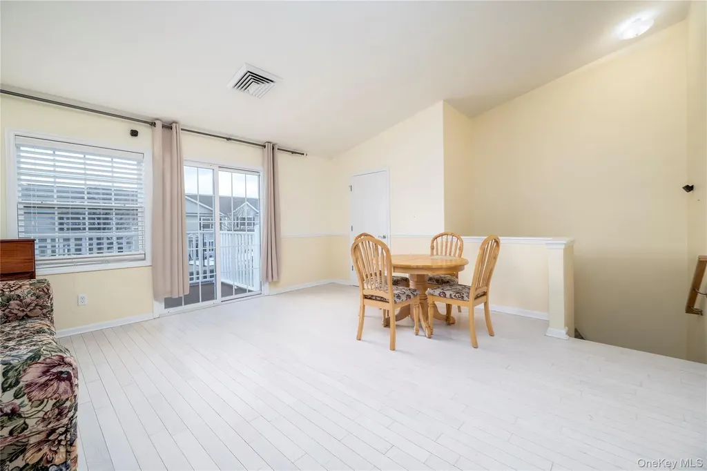 418 Willow Lane Valley Stream NY 11580