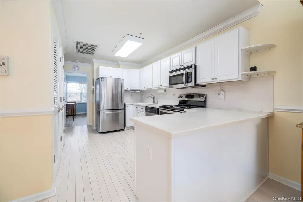 418 Willow Lane Valley Stream NY 11580