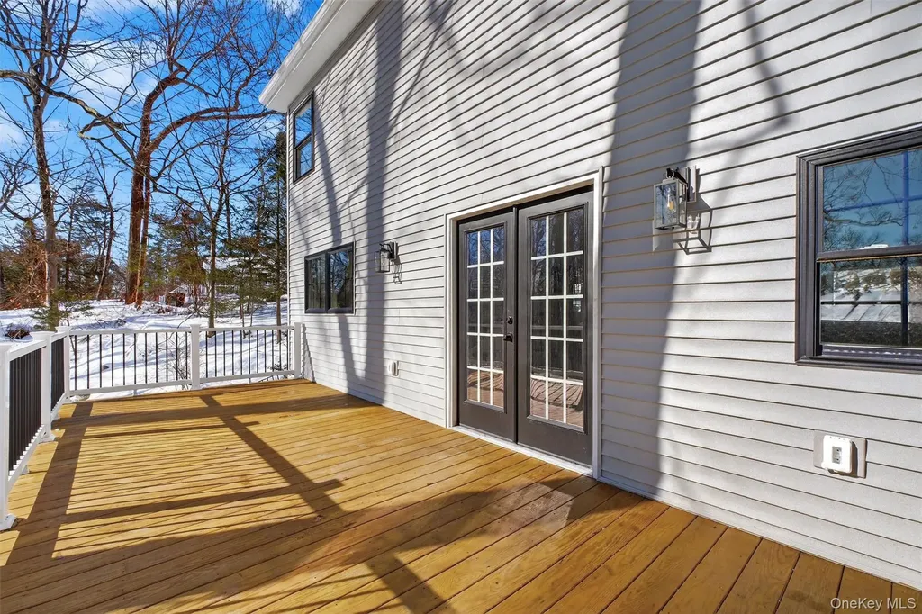 16 Cold Spring Road Putnam Valley NY 10579