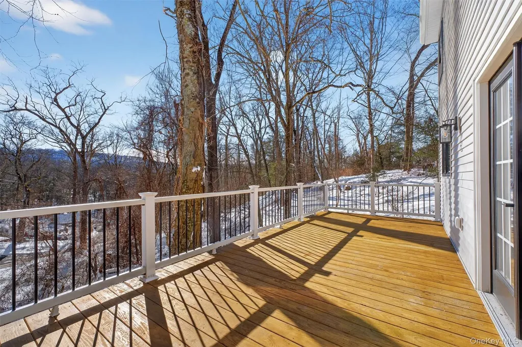 16 Cold Spring Road Putnam Valley NY 10579