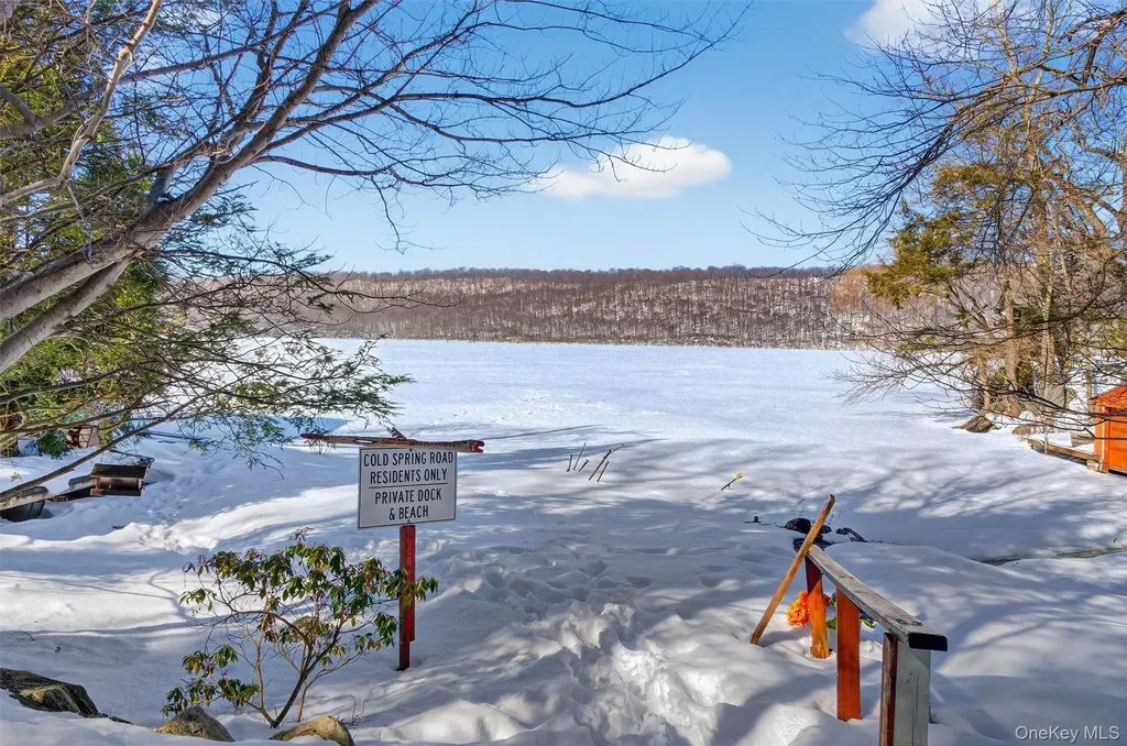 16 Cold Spring Road Putnam Valley NY 10579