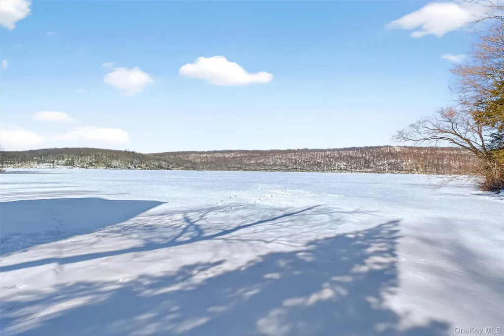 16 Cold Spring Road Putnam Valley NY 10579