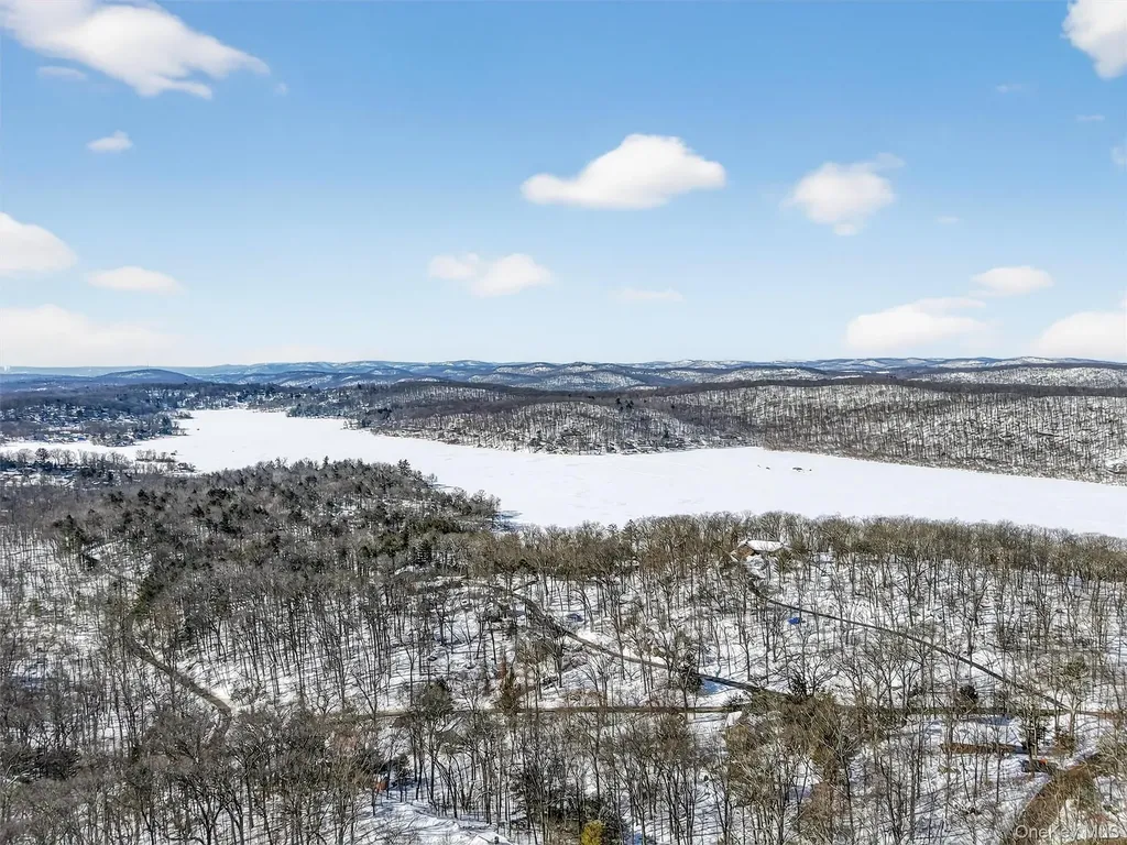 16 Cold Spring Road Putnam Valley NY 10579