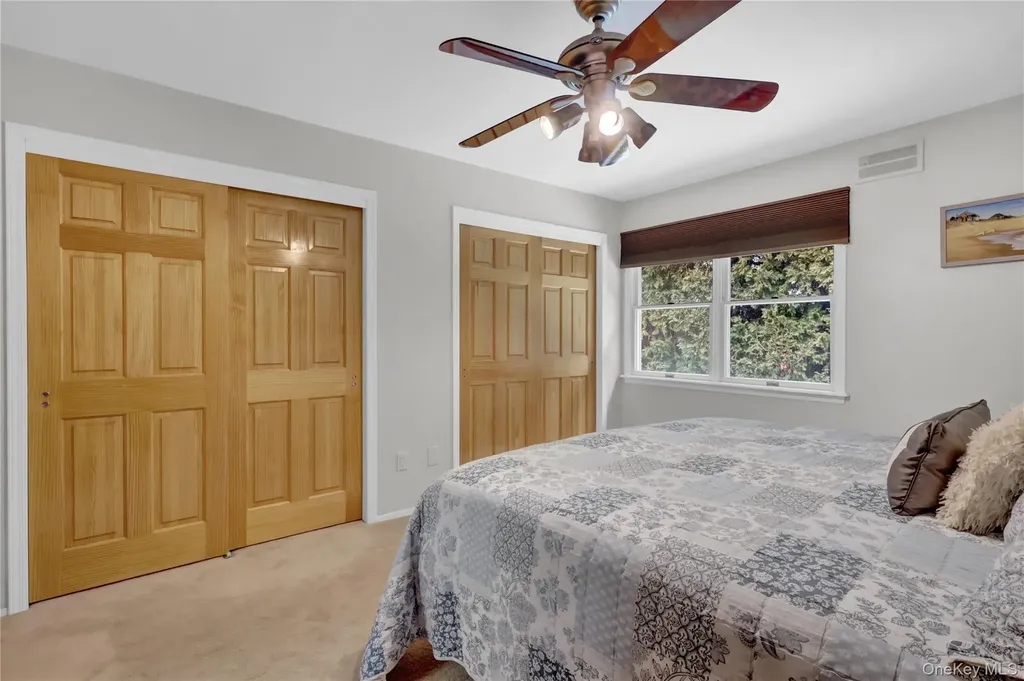 11 Primrose Lane North Babylon NY 11703