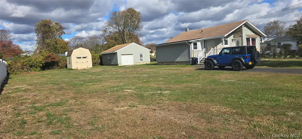 19 Kent Drive Shirley NY 11967