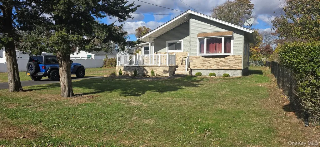 19 Kent Drive Shirley NY 11967