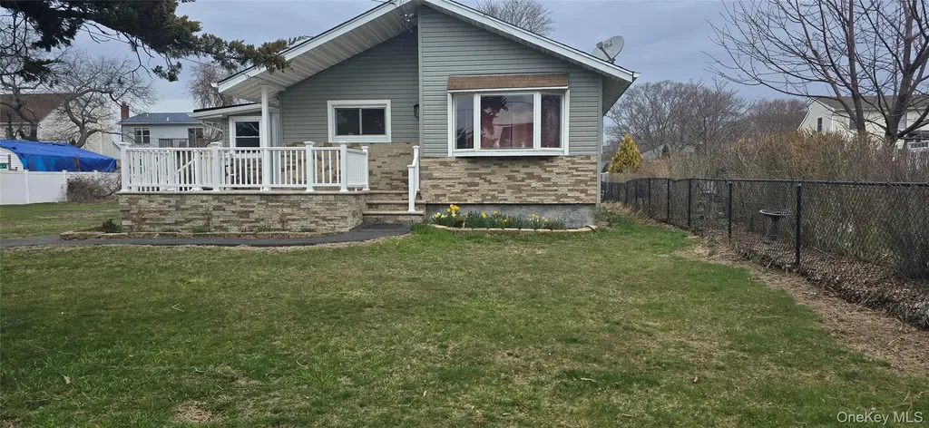 19 Kent Drive Shirley NY 11967