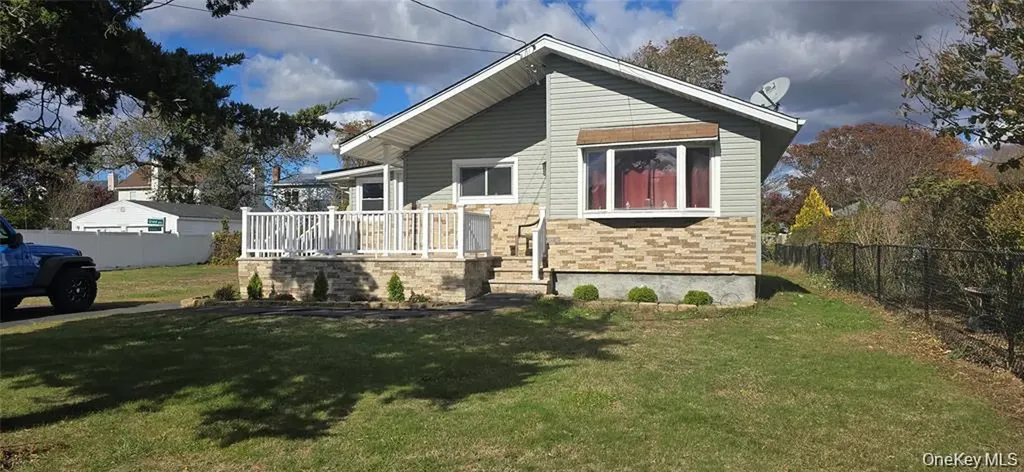 19 Kent Drive Shirley NY 11967