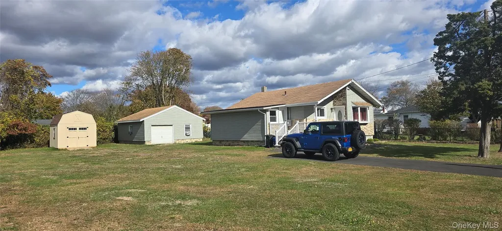 19 Kent Drive Shirley NY 11967