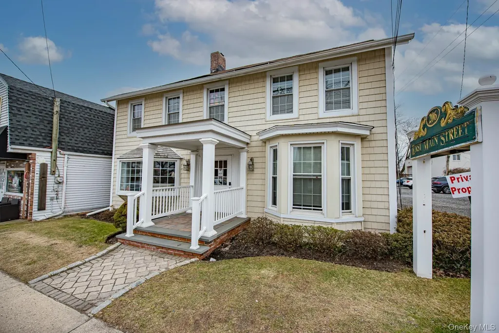206 E Main Street Babylon NY 11702