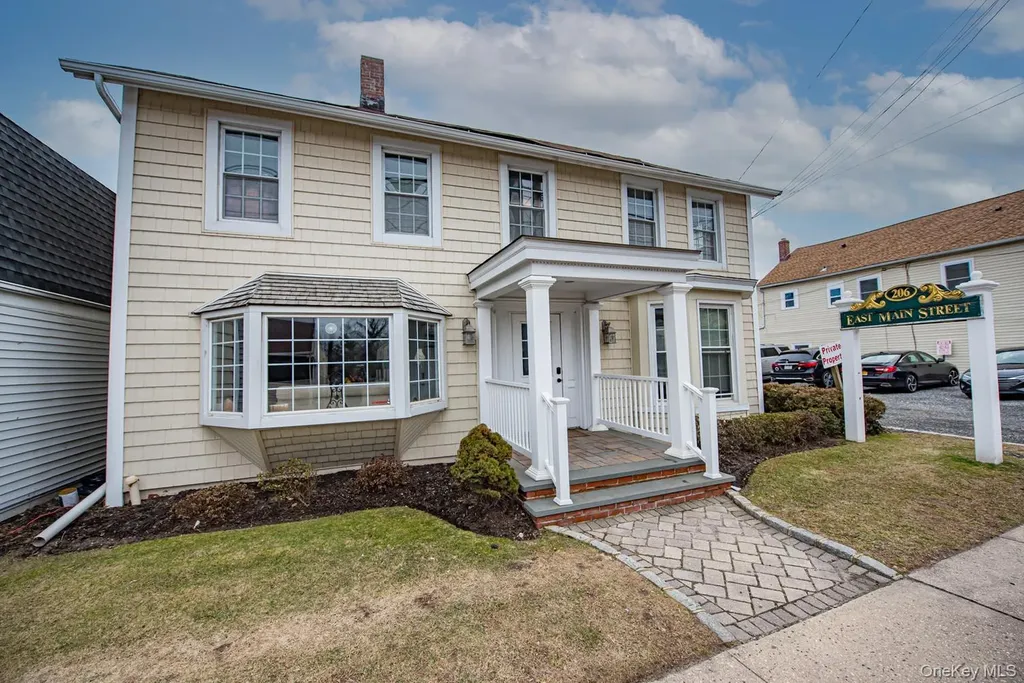 206 E Main Street Babylon NY 11702