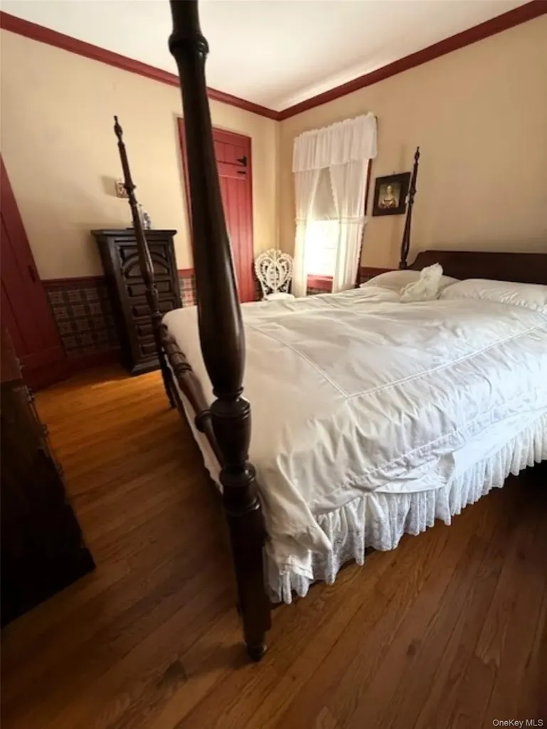 10 Phillips Street Red Hook NY 12571