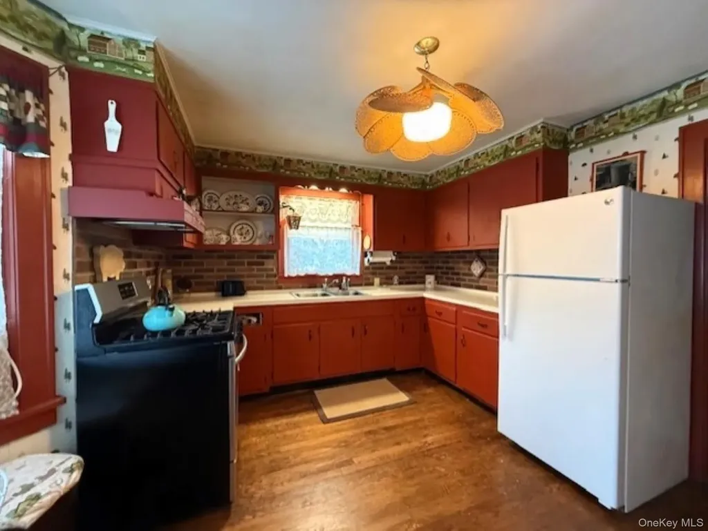 10 Phillips Street Red Hook NY 12571