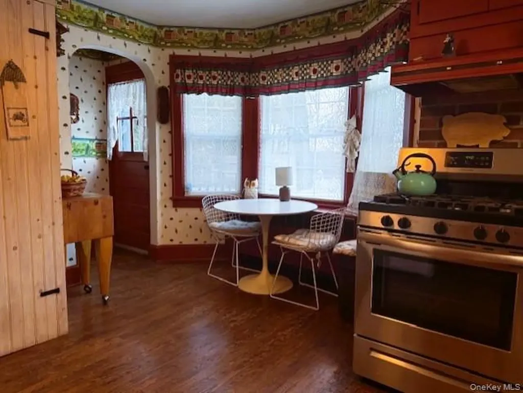 10 Phillips Street Red Hook NY 12571
