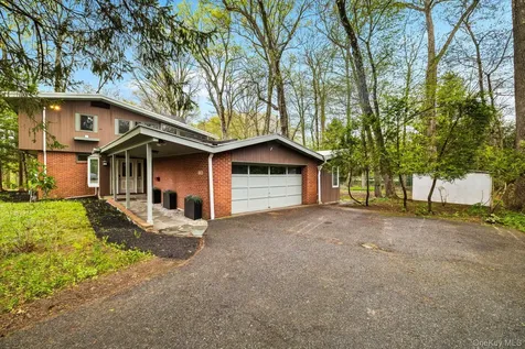 230 Sickletown Road West Nyack NY 10994