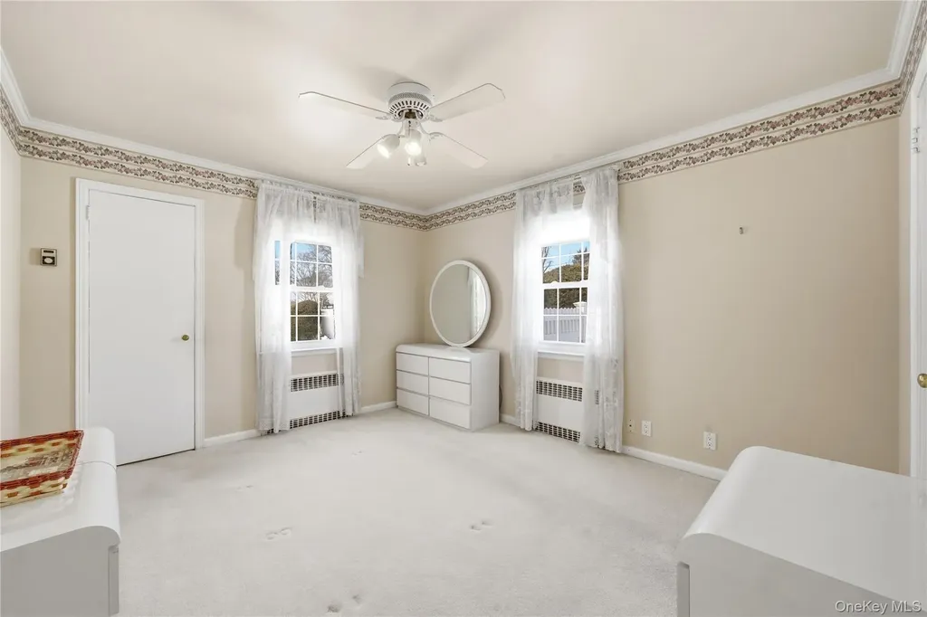 38 Bradish Lane Bay Shore NY 11706