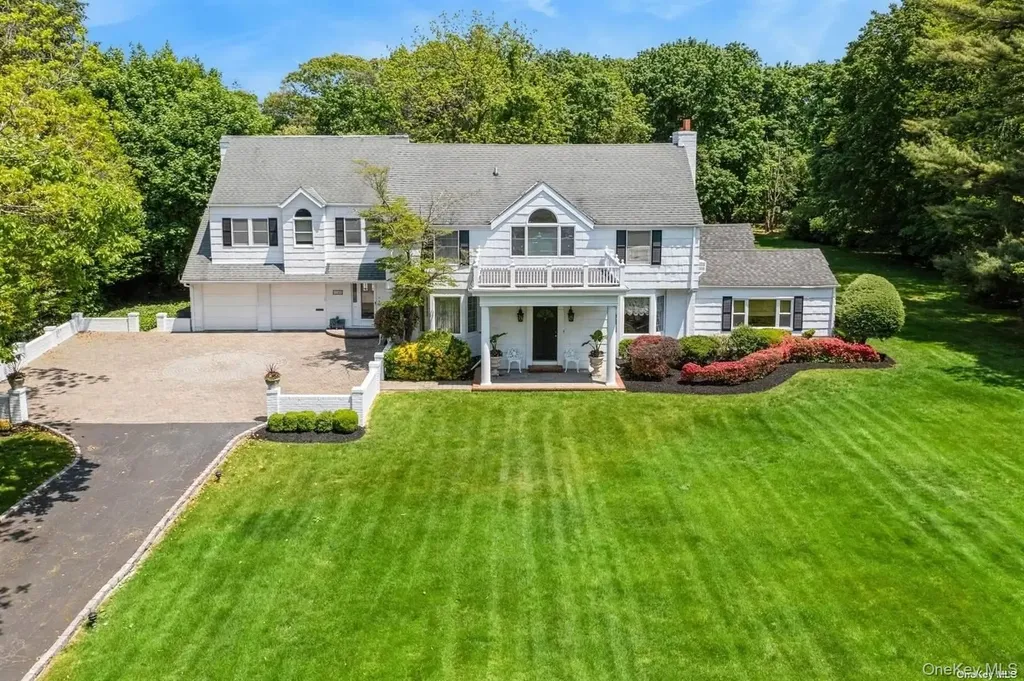 1345 Harbor Road Hewlett Harbor NY 11557