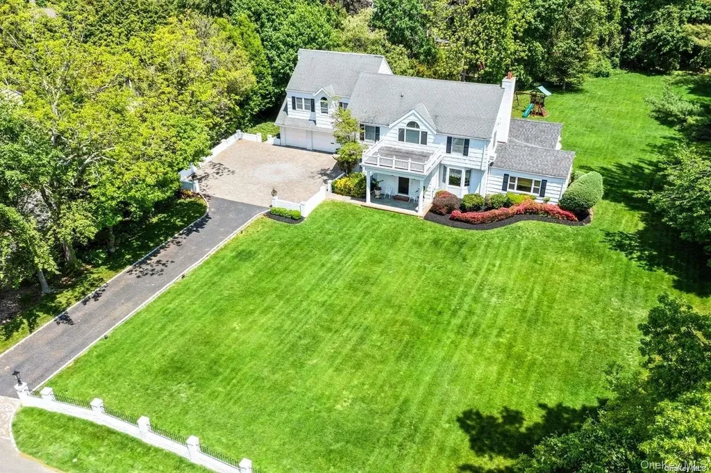 1345 Harbor Road Hewlett Harbor NY 11557