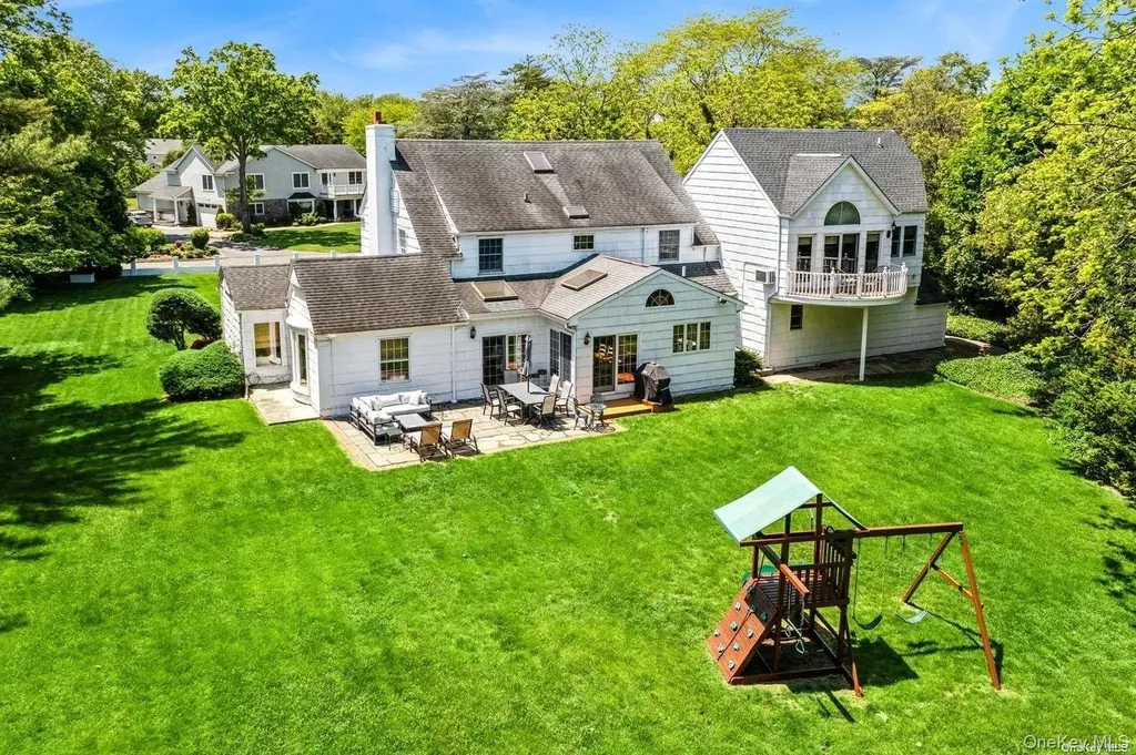 1345 Harbor Road Hewlett Harbor NY 11557