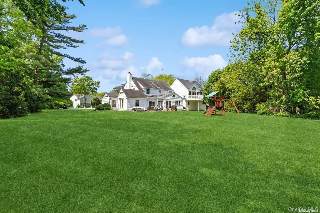 1345 Harbor Road Hewlett Harbor NY 11557