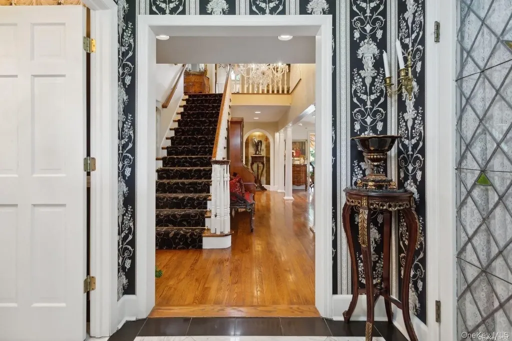 1345 Harbor Road Hewlett Harbor NY 11557