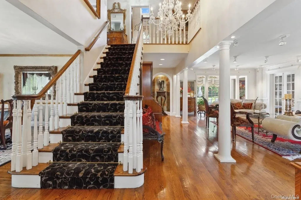 1345 Harbor Road Hewlett Harbor NY 11557