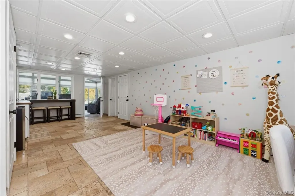 285 E Shore Drive Massapequa NY 11758