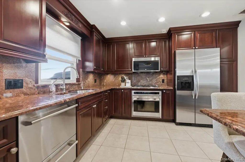 285 E Shore Drive Massapequa NY 11758