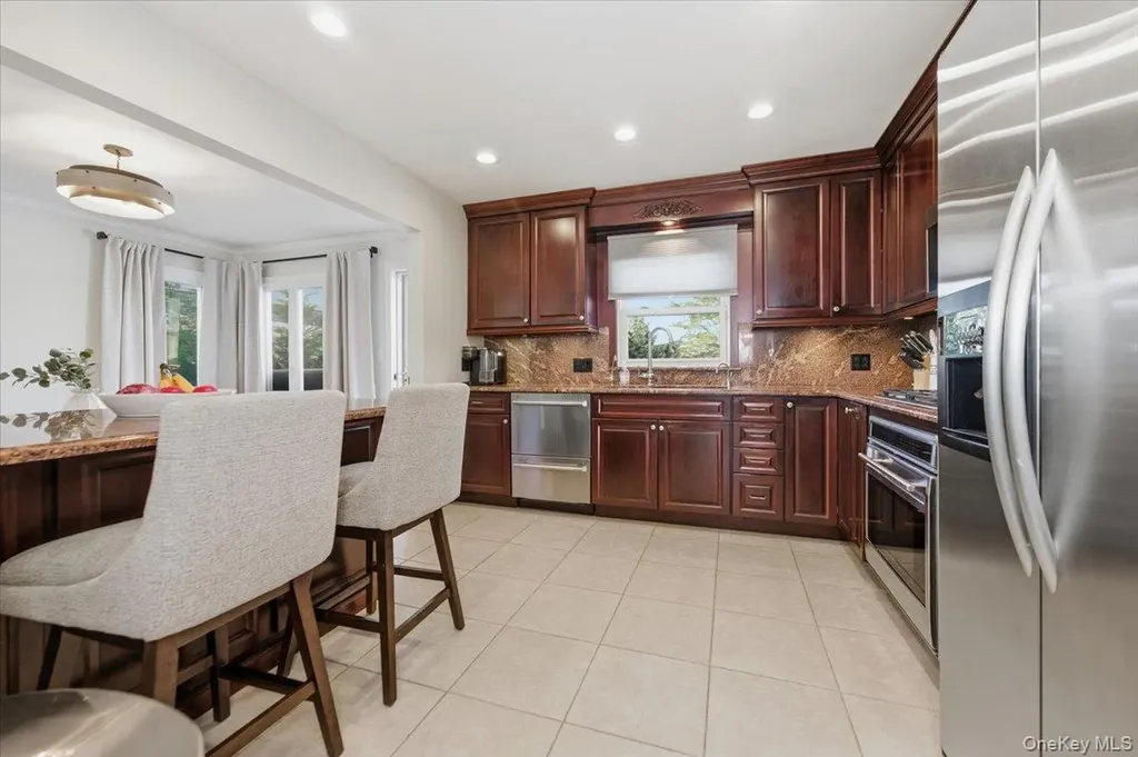 285 E Shore Drive Massapequa NY 11758