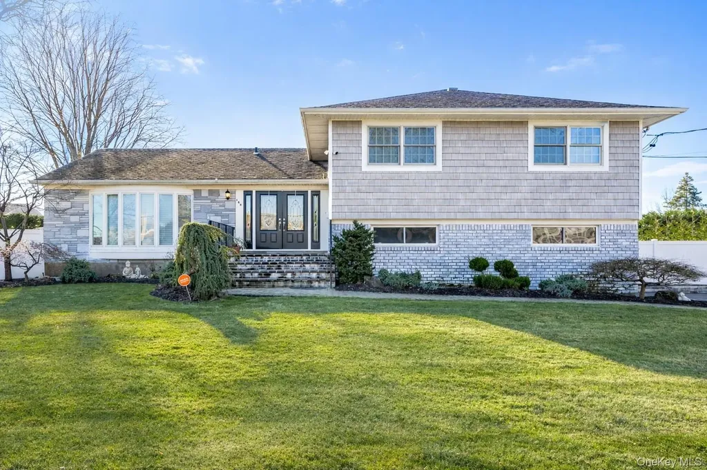 148 Exeter Road Massapequa NY 11758