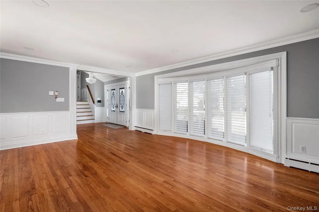 148 Exeter Road Massapequa NY 11758