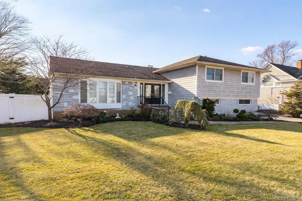 148 Exeter Road Massapequa NY 11758