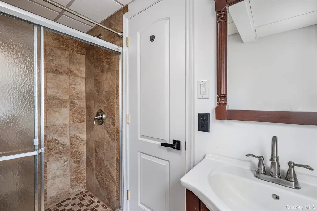 148 Exeter Road Massapequa NY 11758