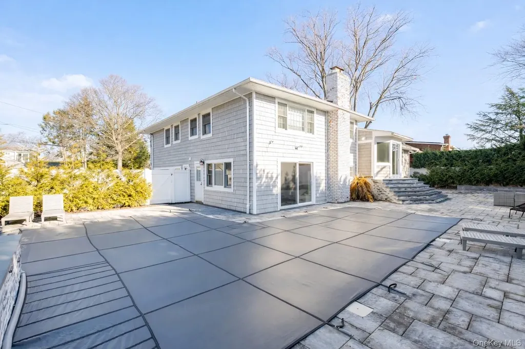148 Exeter Road Massapequa NY 11758