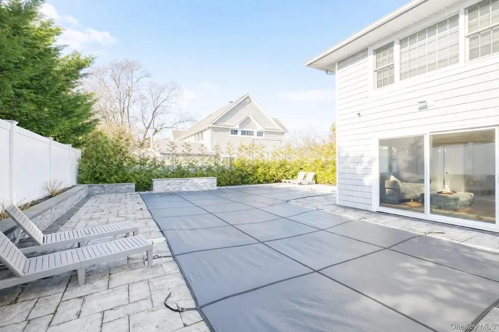 148 Exeter Road Massapequa NY 11758