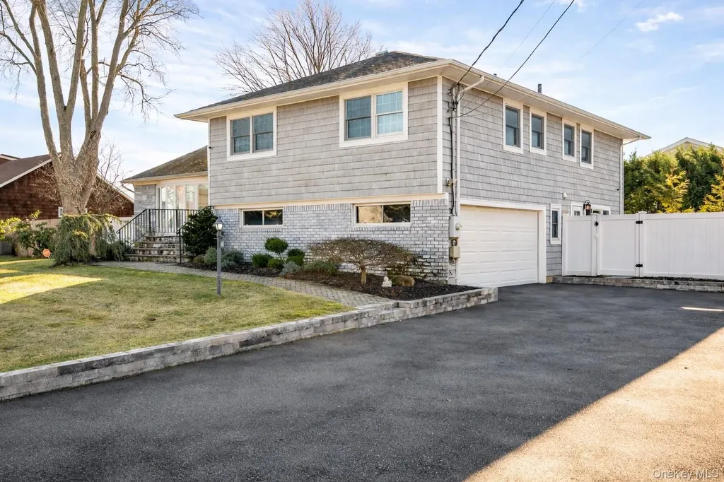 148 Exeter Road Massapequa NY 11758