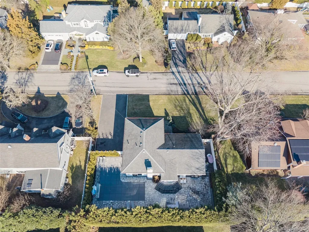 148 Exeter Road Massapequa NY 11758