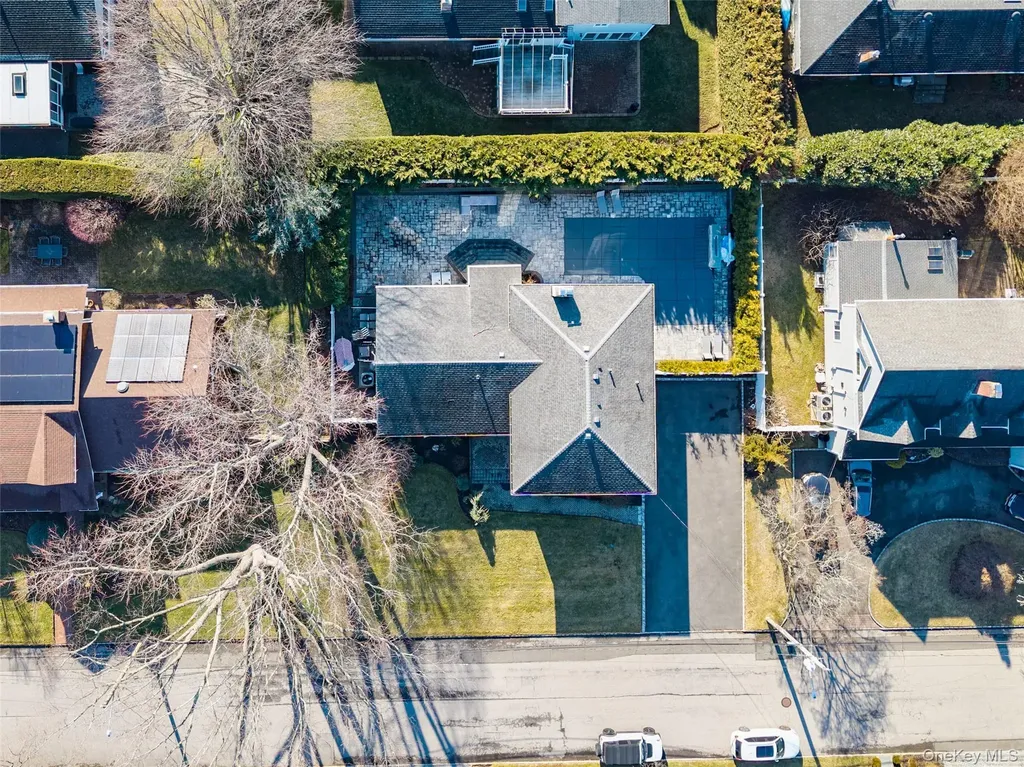 148 Exeter Road Massapequa NY 11758