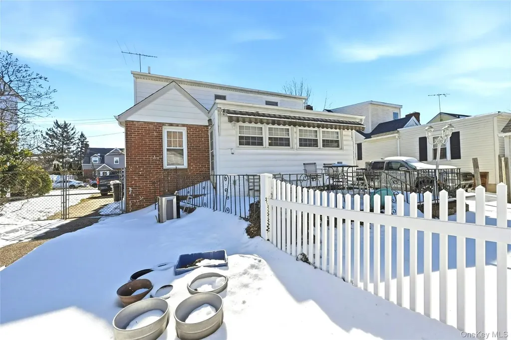 197 Foxhurst Road Oceanside NY 11572