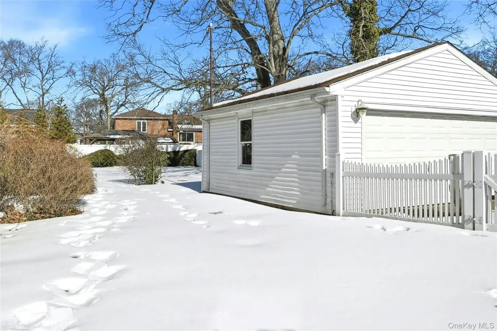 197 Foxhurst Road Oceanside NY 11572