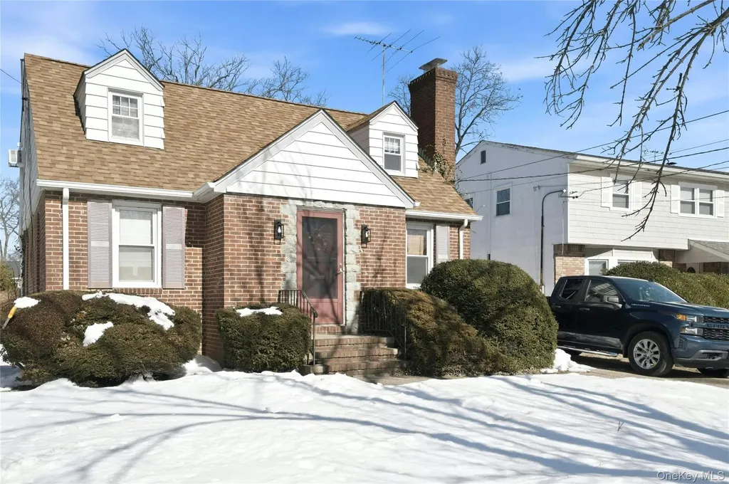 197 Foxhurst Road Oceanside NY 11572
