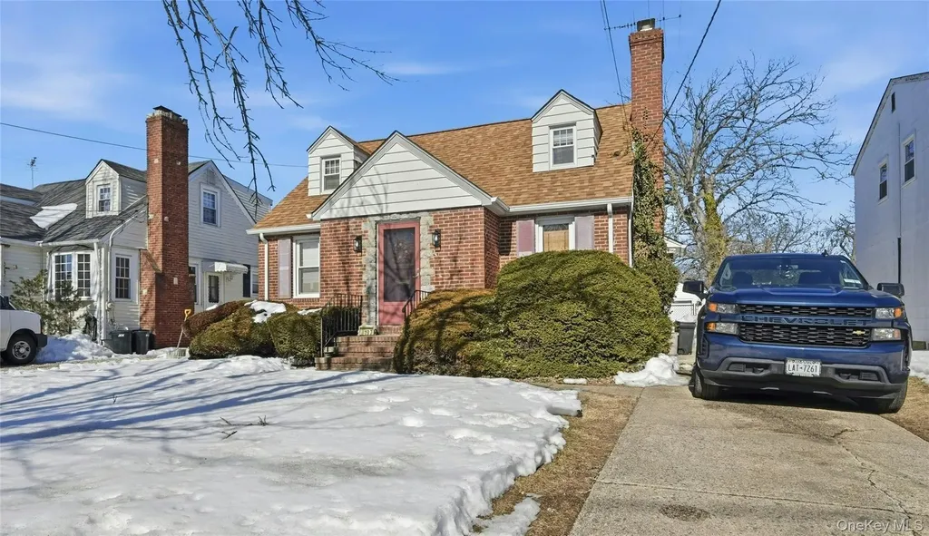 197 Foxhurst Road Oceanside NY 11572