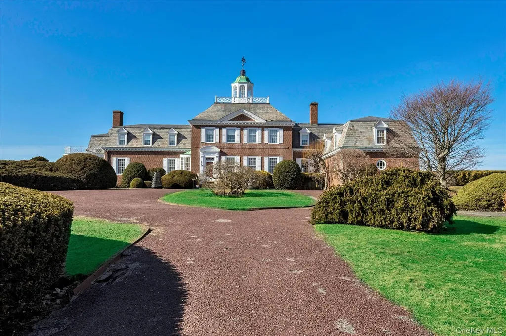 2 Wallis Lane Saint James NY 11780